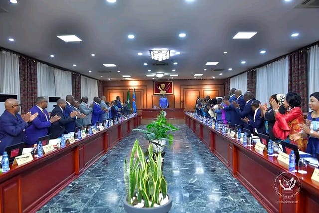 RDC : LE CHEF DE L’ÉTAT A PRÉSIDÉ LE 100 ÈME CONSEIL DES MINISTRES DU GOUVERNEMENT SAMA LUKONDE
